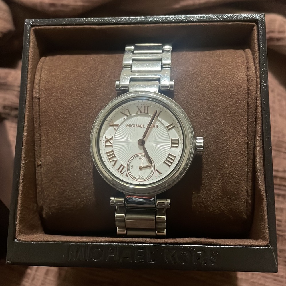 Silver Michael Kors Watch - Picture 9 of 10